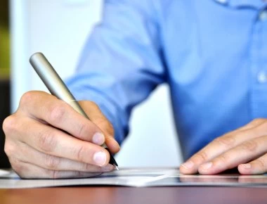 Αυτές είναι οι χειρότερες αλλά και πιο καλοπληρωμένες δουλειές στον κόσμο (βίντεο)